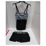 NEW WOMENS SWIMSUIT XL 2PC HALTER TOP & SHORT SET