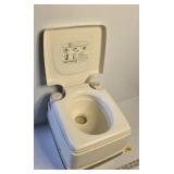Porta Potti 100 Series Toliet
