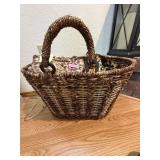 Basket with Lap Throws