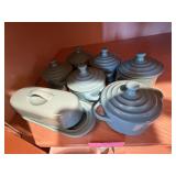Dishware, see broken handle in picts