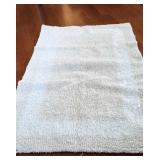 Beige Rugs Large (1) Approximately 40x50. Beige