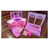 Barbie 1983  Mattel Beauty Salon & Bath Set 1981
