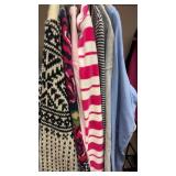 Womenï¿½s sweaters and long sleeve knit tops size