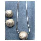 SS necklace & clip on earring set. 18' 18.4g