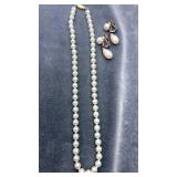 Pearl  necklace & clip on earring set. 14'