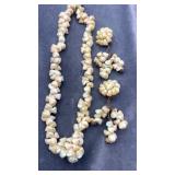 Vintage shell necklace & clip on earring set. 14'
