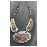 Vintage Collectible Costume Necklace. 16'