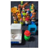 Vintage Fisher-Price Little People Figures &