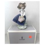Lladró Pretty Pickings #5222 Porcelain Figurine