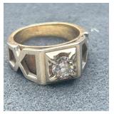 14K Gold Menï¿½s Ring. Size 7. 8.9g