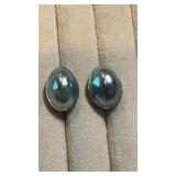 Sterling silver studs. 4.5g