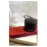 Jewelry cases & storage