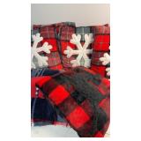 Various pillows (4 snowflake)
