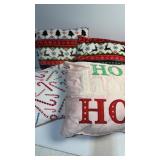 4 Christmas pillows (reversible)