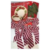 Serving set and bows