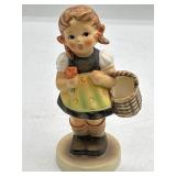 Hummel Girl w Basket & Flower #93/2/0 4.5'
