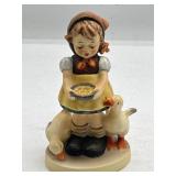 Hummel Girl Feeding Ducks Figurine #197 2/0 4.5'
