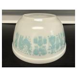 Vintage Pyrex Amish Butterprint 402 Bowl