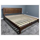 Zinus Solid Wood Deluxe Platform Bed Full / Queen