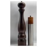 Peugeot Paris Wood Pepper Mill & Modern Stainless