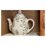 Pfaltzgraff Winterberry Teapot 5x9'
