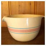 McCoy Pottery 2 Quart Batter Mixing Bowl