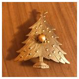 Gold Tone & Faux Pearl Christmas Tree Brooch Pin