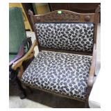 Oak oversized parlor chairBrown leaf&vine