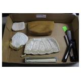 Four vintage change purses & five ladies fans