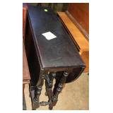 Cherry drop leaf tableGate legs,Opens to 45 in