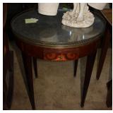 Circular side table.26 in dia top w/glass