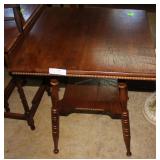 Oak corner tableOrnate beaded top edging and