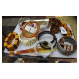 Huge assortment vintage bracelets: Mahjong, Bakeli