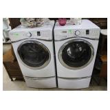 Clean Whirlpool Duet front load washer/dryer