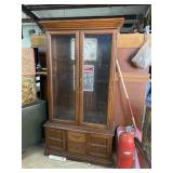 Glass front 10 gun, gun cabinet with locking