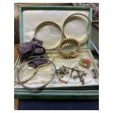 Crushed velvet jewelry box filled: Victorian