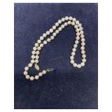 Pearl necklace with 14kt clasp