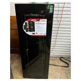 Sentinel 18 gun steel safe with door lock