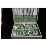 Holmes & Edwards silverplate flatware set service