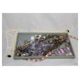 Tray vintage costume jewelry incl. pearls, &