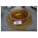 Amber center bowl with under tray