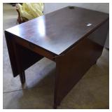 Walnut drop leaf table w/ swing legs, drawer in 1