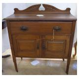 Oak sideboard on casters, 1 drawer, 2 doors,