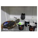 Star Trek ephemera incl collector plates, vintage