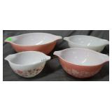 Four pc Pyrex mixing bowl set in pale pink