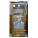 Oak & Pine gun cab., 8 slots, locking w/ key,