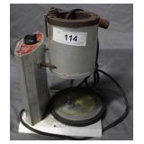 Lee lead melting pot