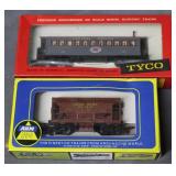 Two HO scale train cars in box AHM & TyCo
