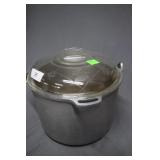 Large handled Gurdian Ware lidded cook pot