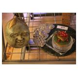 Kitchen décor: gourd head, coasters, marble cheese